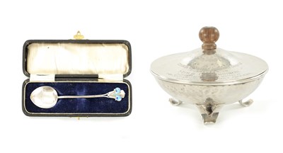 Lot 516 - A SILVER AND ENAMEL ART NOUVEAU SPOON AND SMALL PRESENTATION BOWL AND COVER