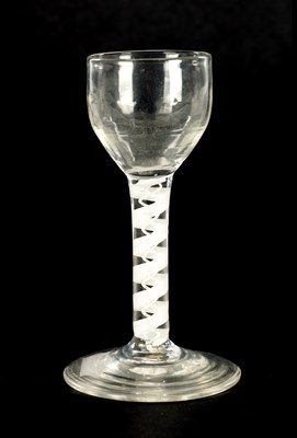 Lot 8 - AN 18TH CENTURY SHORT WINE GLASS