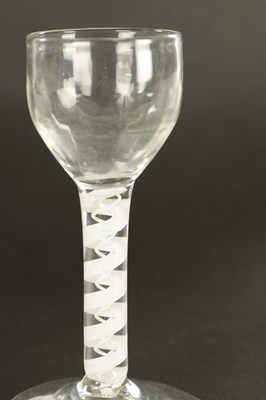 Lot 8 - AN 18TH CENTURY SHORT WINE GLASS