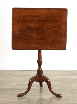 Lot 1482 - A GEORGE III MAHOGANY TILT TOP TRIPOD TABLE