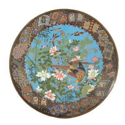 Lot 155 - A FINE OVER-SIZED LATE 19TH CENTURY JAPANESE CLOISONNE ENAMEL CHARGER
