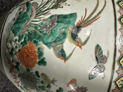 Lot 273 - A 19TH CENTURY CHINESE FAMILLE VERTE PORCELAIN JARDINIERE OF LARGE SIZE
