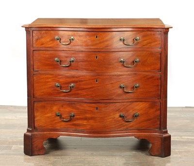 Lot 1381 - A GEORGE III MAHOGANY SERPENTINE CHEST OF DRAWERS