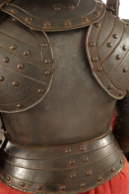 Lot 623 - A GOOD 17TH CENTURY STYLE AND LATER BOY'S SUIT OF ARMOUR