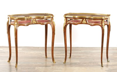 Lot 1451 - A GOOD MATCHED PAIR OF FRENCH ROSEWOOD ORMOLU MOUNTED BIJOUTERIE / DISPLAY TABLES