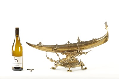 Lot 864 - A 19TH CENTURY GILT BRONZE CENTRE PIECE SHAPED AS A GONDOLA