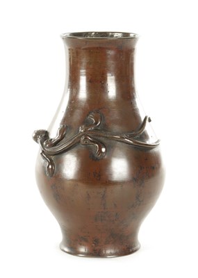 Lot 271 - AN 18TH CENTURY CHINESE BRONZE BULBOUS VASE