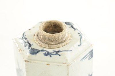 Lot 205 - AN 18TH CENTURY CHINESE BLUE AND WHITE HEXAGONAL TEA CADDY