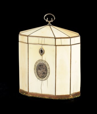 Lot 1318 - A GEORGE III IVORY VENEERED AND HORN STRUNG TENT TOP TEA CADDY