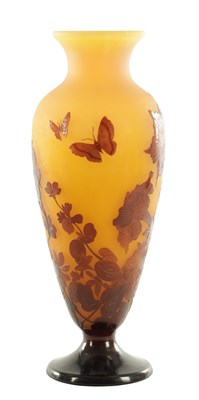 Lot 20 - A LARGE GALLE CAMEO GLASS VASE