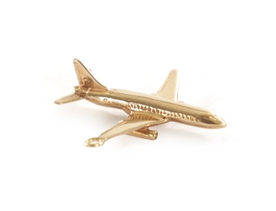 Lot 357 - A 9CT GOLD BOEING 737 PENDANT
