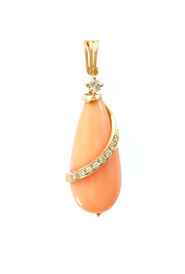 Lot 364 - A CORAL, DIAMOND AND 18CT GOLD PENDENT