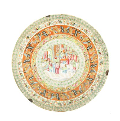 Lot 192 - A 19TH CENTURY CHINESE FAMILLE ROSE CHARGER