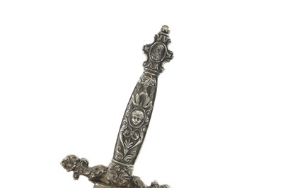 Lot 628 - A STEEL HOLBEIN STYLE DAGGER