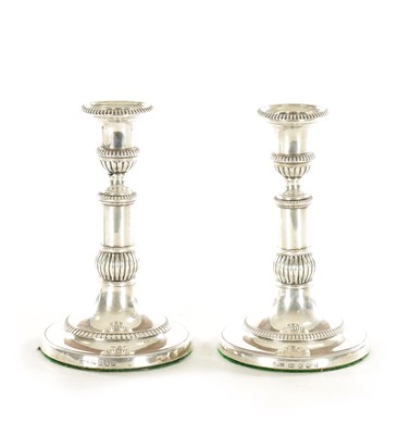 Lot 465 - A PAIR OF EARLY 19TH CENTURY SILVER TELESCOPIC CANDLESTICKS