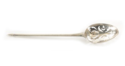 Lot 412 - A GEORGIAN SILVER MOTE SPOON