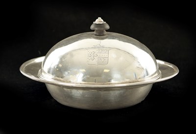 Lot 514 - A GEORGE III SILVER MUFFIN DISH AND COVER