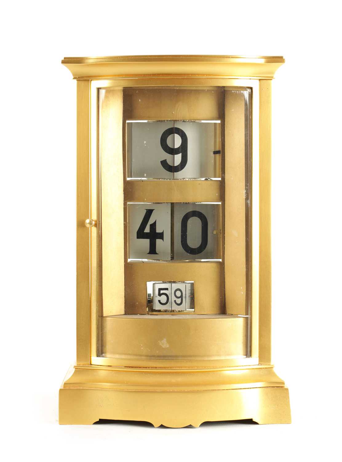 Lot 1078 - AN EARLY 20TH CENTURY FRENCH GILT BRASS FOUR-GLASS TICKET CLOCK