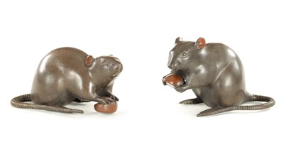Lot 104 - A PAIR OF JAPANESE MEIJI PERIOD LIFE-SIZE PATINATED BRONZE RATS
