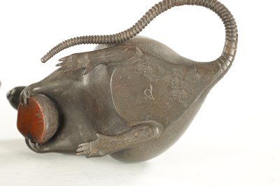 Lot 104 - A PAIR OF JAPANESE MEIJI PERIOD LIFE-SIZE PATINATED BRONZE RATS