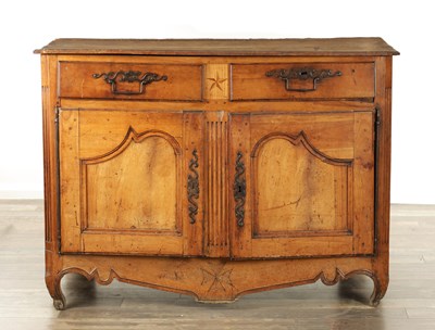 Lot 1441 - AN 18TH CENTURY WALNUT MALTESE COMMODE