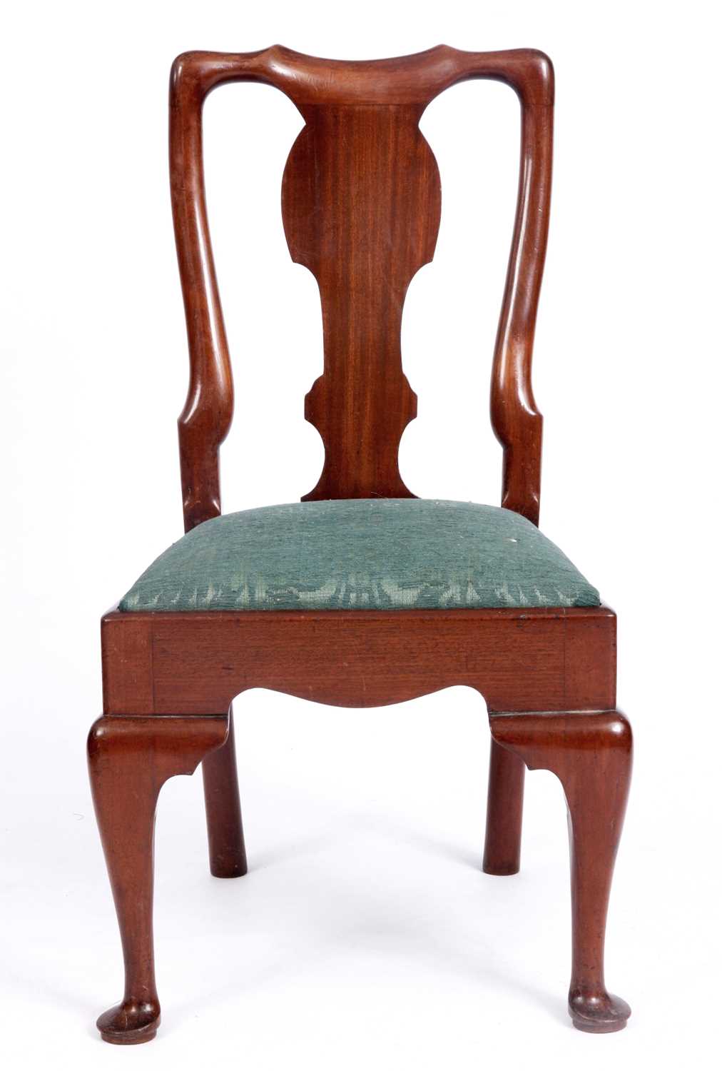 Lot 806 - A 19TH CENTURY QUEEN ANNE STYLE WALNUT