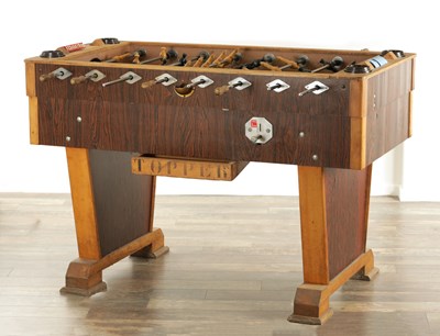 Lot 1371 - A VINTAGE 1930’S TABLE FOOTBALL GAME