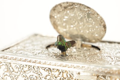 Lot 1268 - A 20TH CENTURY SINGING BIRD BOX IN PRESENTATION CASE