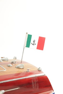 Lot 795 - A SCALE MODEL OF A RIVA TRITONE SPEEDBOAT