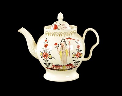 Lot 41 - AN 18TH CENTURY LEEDS CREAMWARE TEAPOT