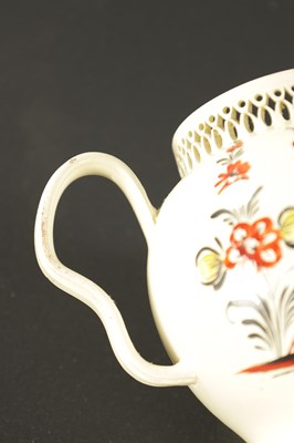 Lot 41 - AN 18TH CENTURY LEEDS CREAMWARE TEAPOT