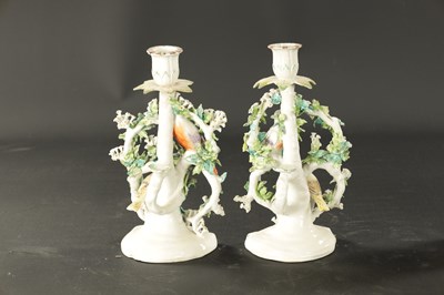 Lot 199 - A PAIR OF LATE 18TH CENTURY DERBY PORCELAIN CHAMBER STICKS