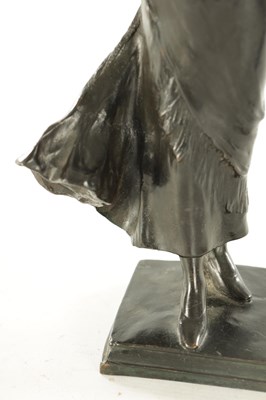Lot 773 - AN ART DECO FIGURAL BRONZE