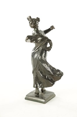 Lot 773 - AN ART DECO FIGURAL BRONZE