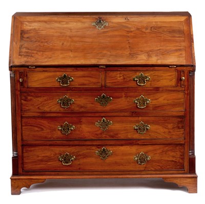 Lot 830 - A LATE 18TH CENTURY FIGURED WALNUT LANCASHIRE...