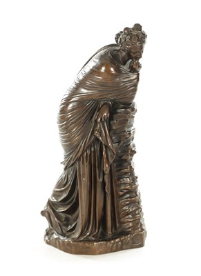 Lot 812 - AN EARLY 20TH CENTURY FIGURAL BRONZE