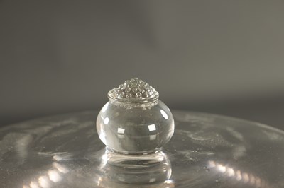 Lot 19 - A LATE GEORGIAN GLASS CHEESE BELL