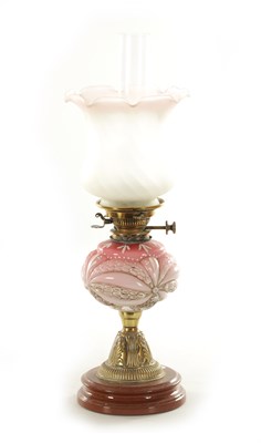 Lot 699 - A VICTORIAN OIL LAMP