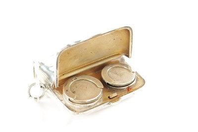 Lot 403 - A GEORGE V COMBINED SILVER VESTA AND SOVEREIGN/HALF SOVEREIGN CASE