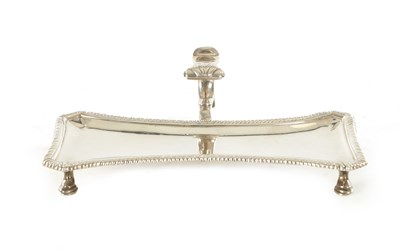 Lot 385 - A FINE EARLY GEORGE III SILVER CANDLE SNUFFER TRAY