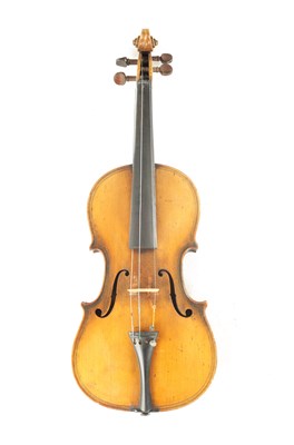 Lot 621 - AN ANTIQUE VIOLIN