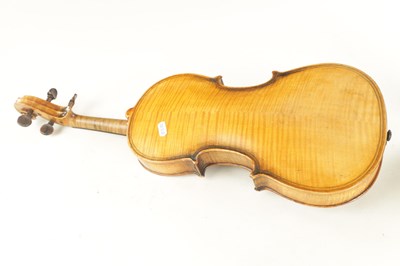 Lot 621 - AN ANTIQUE VIOLIN