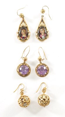 Lot 475 - A COLLECTION OF THREE PAIRS OF 9CT GOLD EARRINGS