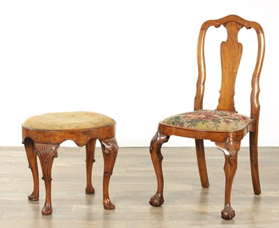 Lot 869 - A GEORGE I STYLE  OVAL WALNUT DRESSING STOOL AND A SIMILAR WALNUT SIDE CHAIR