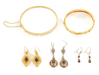 Lot 478 - A COLLECTION OF ANTIQUE GILT METAL JEWELLERY