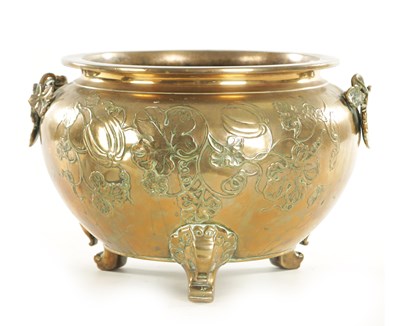 Lot 215 - A 19TH CENTURY CHINESE BRONZE JARDINIERE