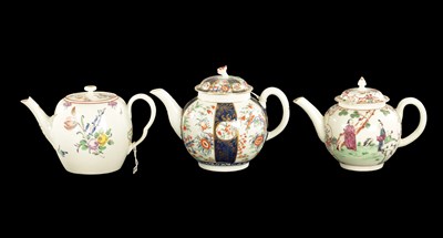 Lot 122 - THREE LATE 18TH CENTURY WORCESTER TEAPOTS