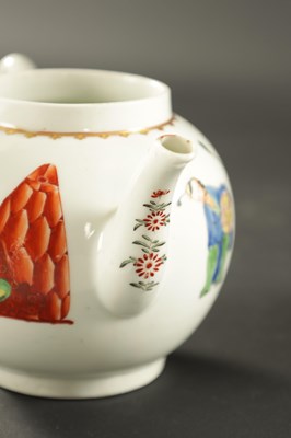 Lot 280 - A MID 18TH CENTURY WORCESTER PORCELAIN TEAPOT