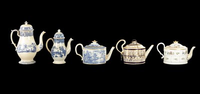 Lot 289 - THREE LATE 18TH CENTURY ENGLISH PORCELAIN TEAPOTS AND TWO PEARLWARE COFFEE POTS