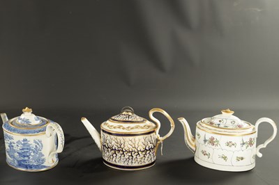 Lot 289 - THREE LATE 18TH CENTURY ENGLISH PORCELAIN TEAPOTS AND TWO PEARLWARE COFFEE POTS